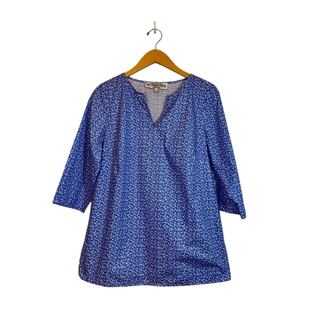 The J Peterman Company Womans Cotton Blouse Sz SM Blue V Neck Side Slits 3/4 Slv